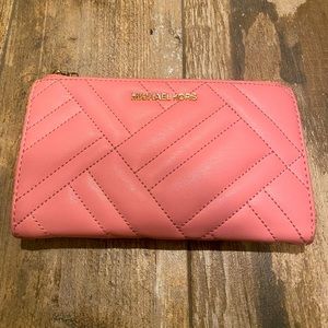 pink micheal kors wallet